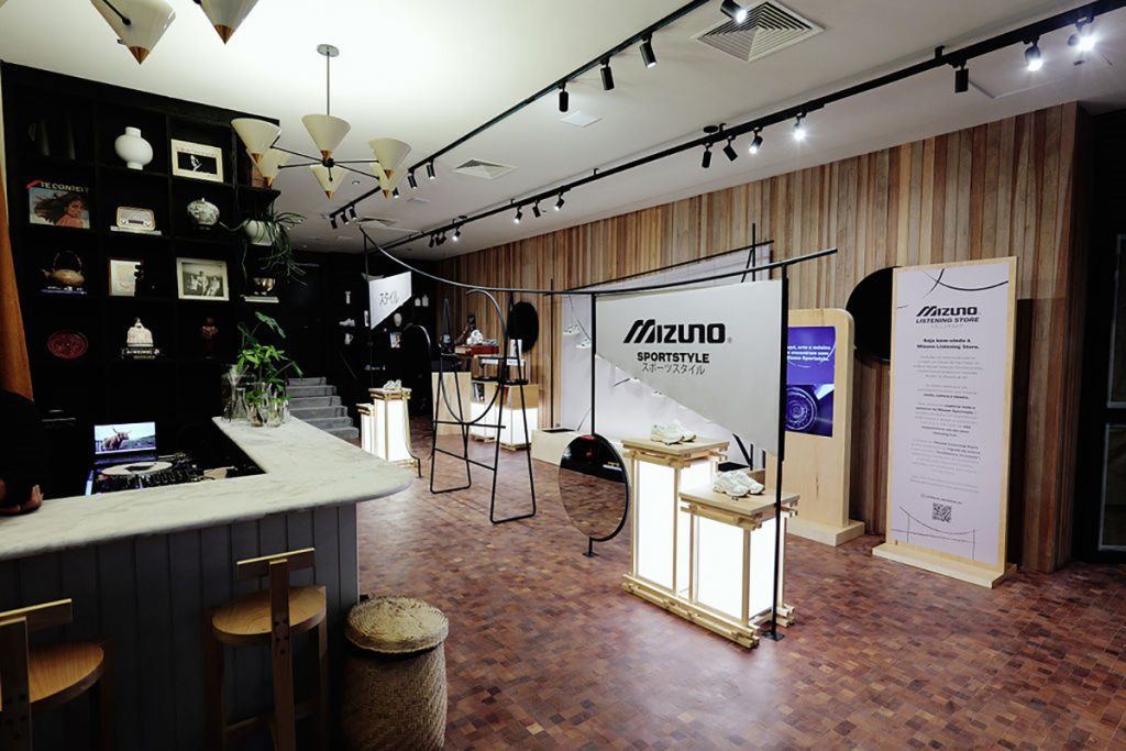 Mizuno lança pop-up no centro de São Paulo para apaixonados por música e estilo