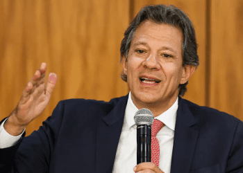 Não entendo a ideia de uma fintech maior que um banco pagar menos imposto, diz Haddad