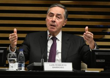 Barroso suspende julgamento bilionário envolvendo distribuidoras e consumidores de energia