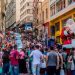 Conheça a rua 25 de Março: símbolo do comércio paulistano que está completando 160 anos