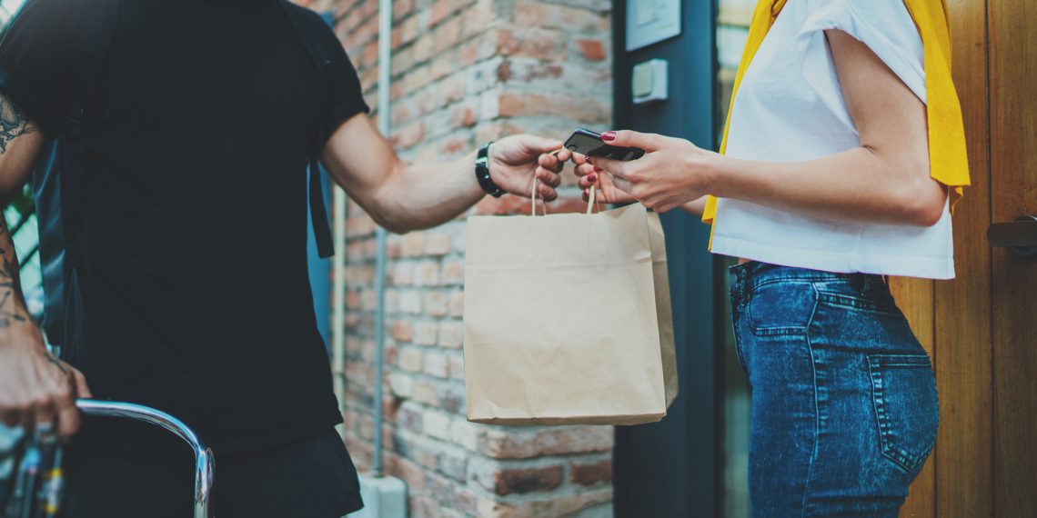 E-Deploy lança app para restaurantes criarem seus próprios aplicativos de delivery