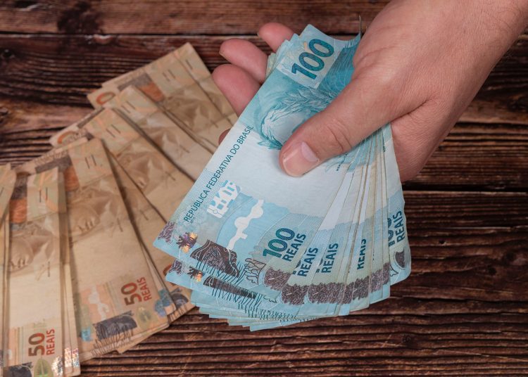 Brasileiros têm R$ 9,13 bilhões em valores a receber; veja como consultar