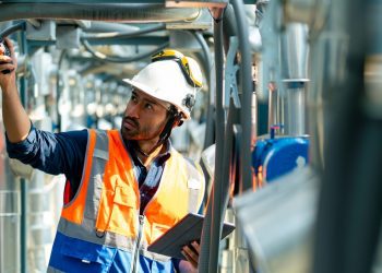 Produção industrial tem queda de 0,2% em outubro