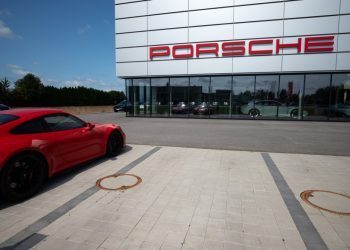 Porsche SE projeta baixa contábil de US$ 20,9 bilhões em investimentos na Volkswagen