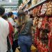 Brasileiros pretendem gastar, em média, R$ 500 em presentes no Natal