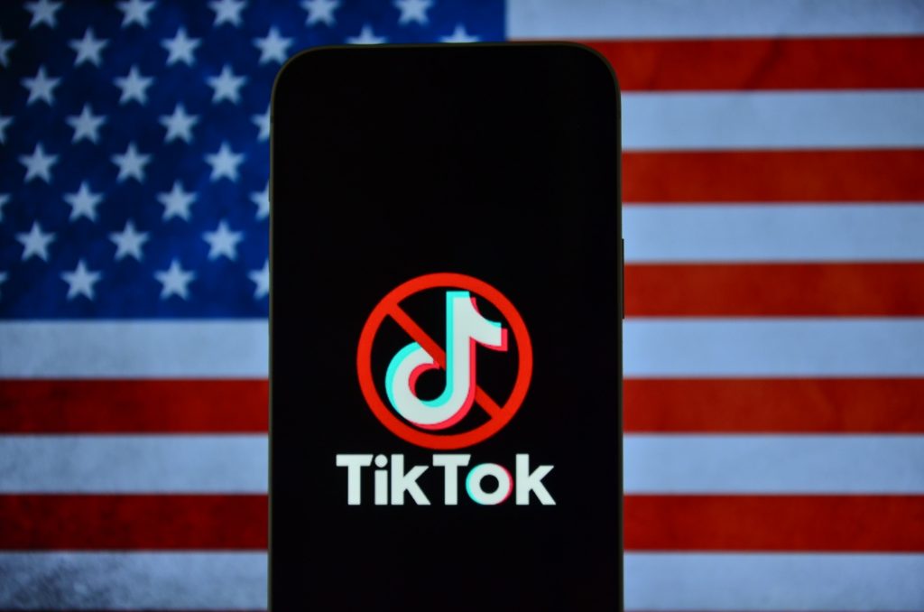 TikTok pode encerrar operações nos EUA já neste domingo; entenda