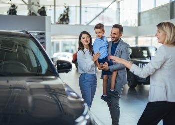 Vendas de automóveis e comerciais leves crescem 14,02% em 2024
