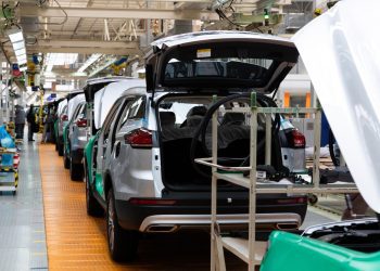 Governo diz que China abrirá diálogo com setor automotivo brasileiro para evitar falta de chips
