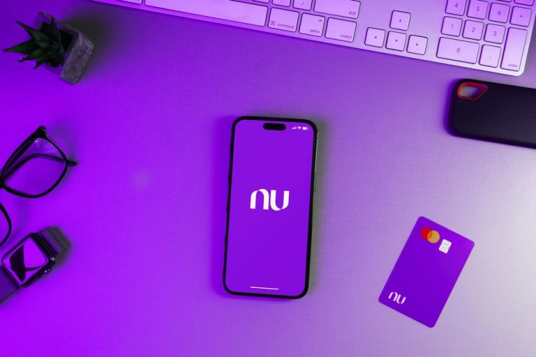 Nubank anuncia que investirá R$ 45 bilhões no Brasil em 2026