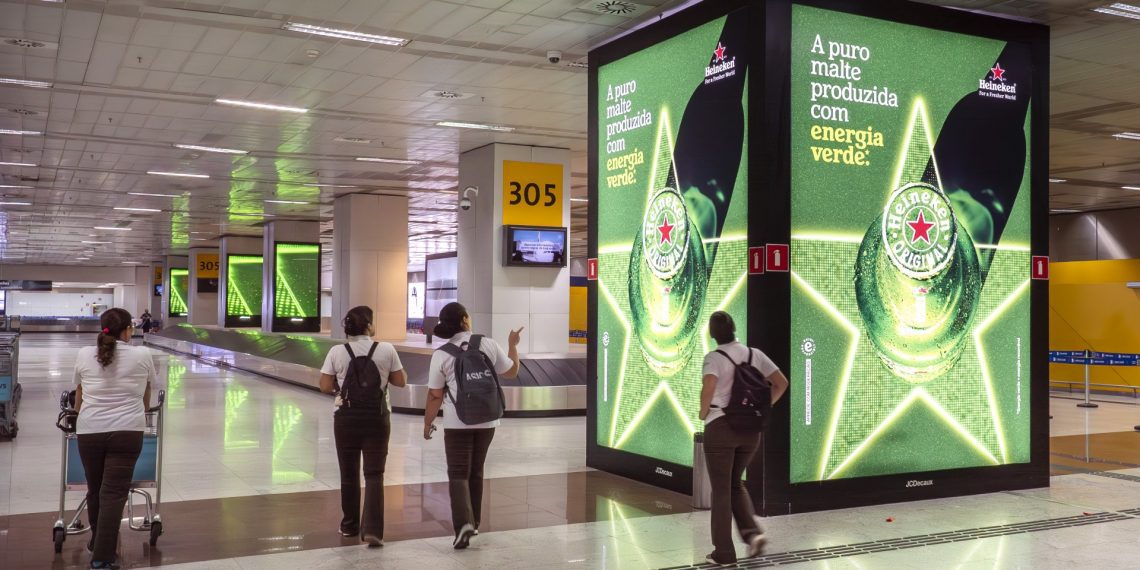 Nove em cada dez pessoas percebem a presença da publicidade nos aeroportos