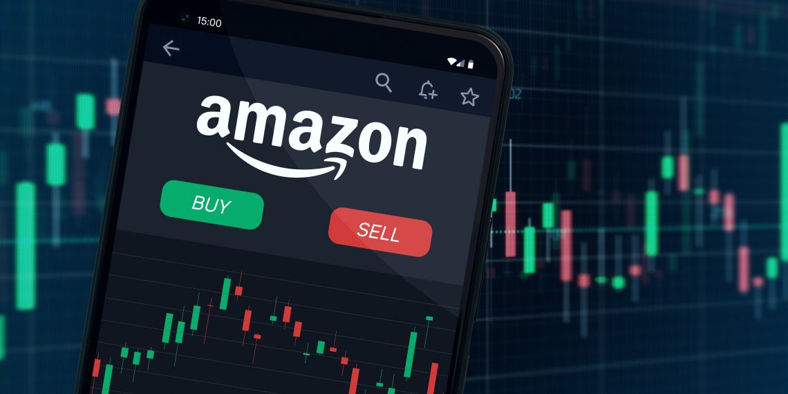 Amazon supera expectativas no trimestre, mas guidance de venda decepciona e ações caem até 4%