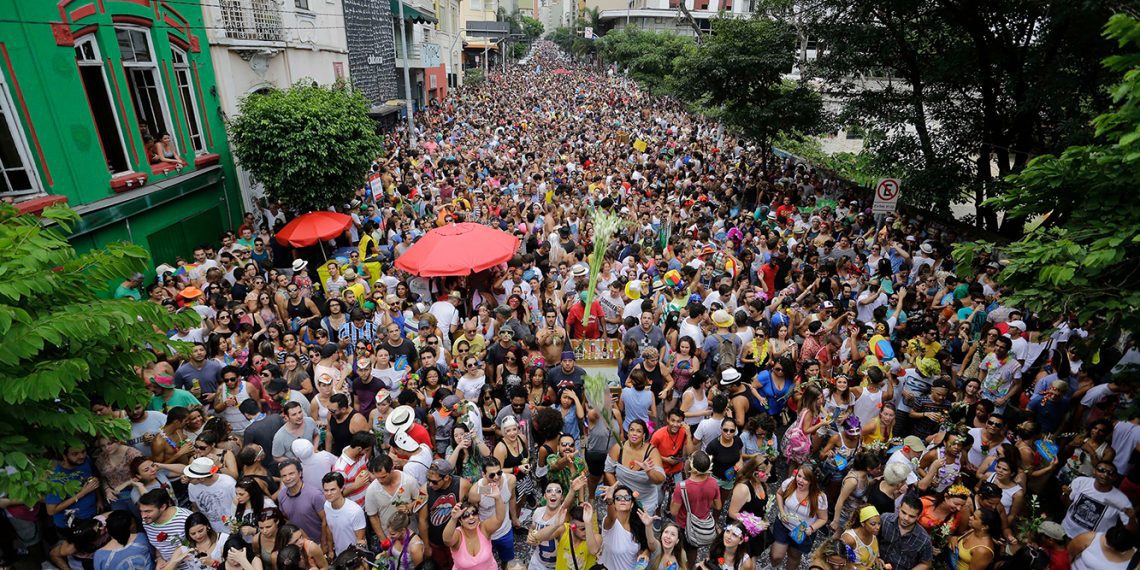 Prefeitura de São Paulo e Ambev promovem capacitação gratuita para ambulantes do Carnaval