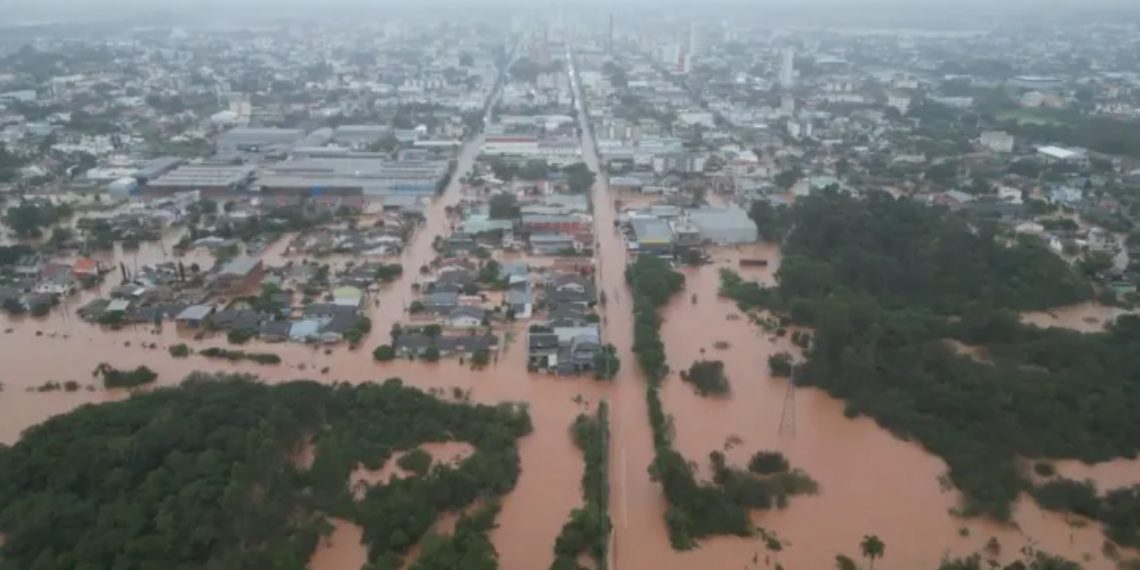 BNDES e governo do RS assinam acordo de cooperação técnica para plano de resiliência climática