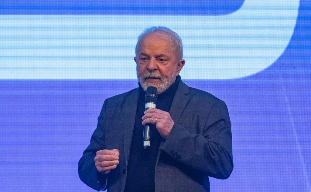 Brasil taxará produtos dos EUA se EUA taxarem os do Brasil, reitera Lula