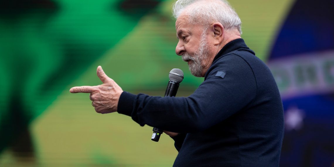 Por insumo local, Lula diz que quis demitir chefe da Petrobras