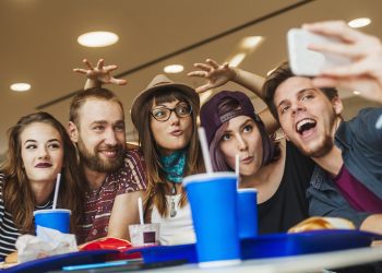Para o marketing dos shoppings, já não basta gerar fluxo: é preciso promover conexões