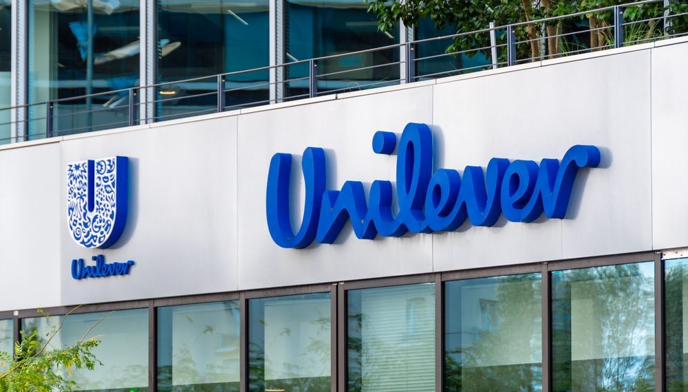 Unilever atende expectativas de lucro, mas projeta crescimento lento em 2025