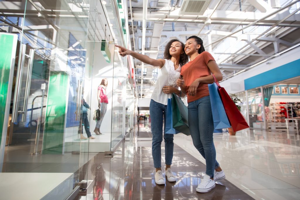 Visitas aos shoppings não se recuperaram totalmente desde a pandemia