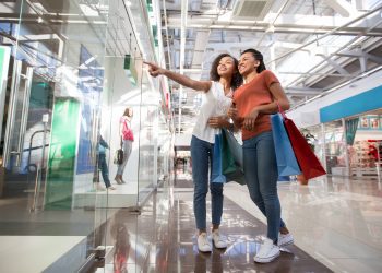 Visitas aos shoppings não se recuperaram totalmente desde a pandemia