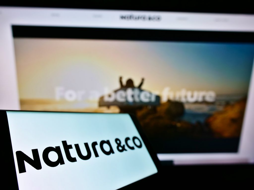 Natura&CO registra prejuízo de R$ 438,5 milhões no 4º trimestre