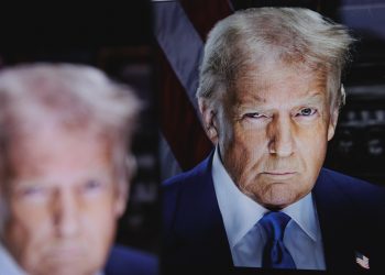 Trump disse que não quer conversar agora, não adianta Lula buscar diálogo, diz Gleisi Hoffmann