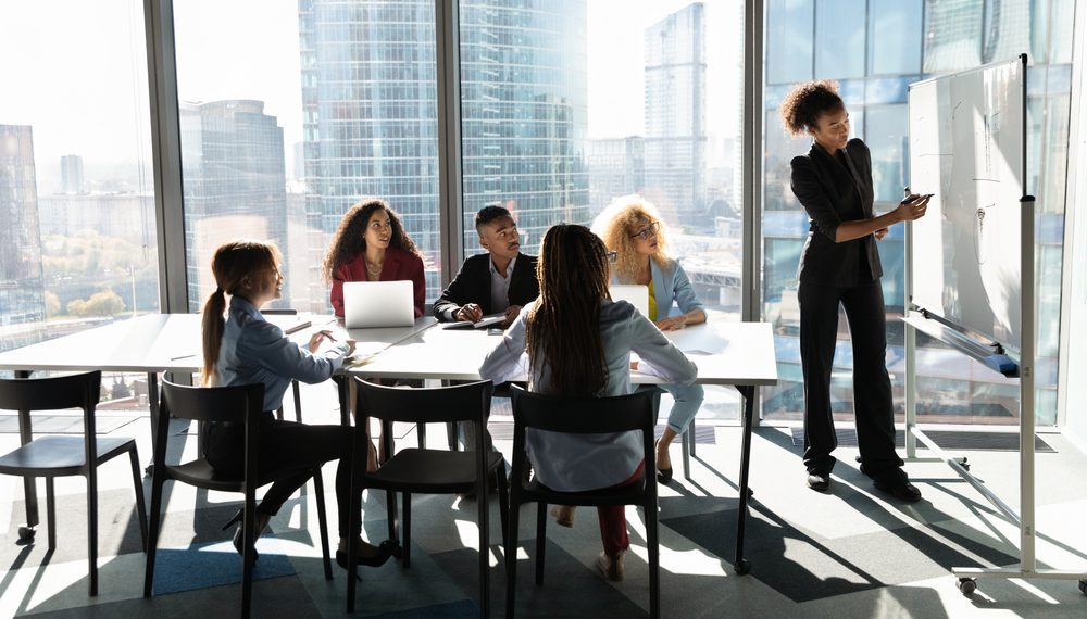 Dia da Mulher: número de mulheres CEOs sobe para 6% no Brasil