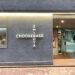 Choosebase Shibuya combina on e offline mirando gerações Y e Z