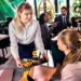 Foodservice aposta na cultura da hospitalidade para conquistar clientes e engajar equipes