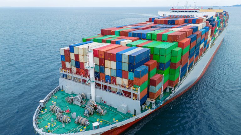 OMC: comércio global desacelera e deve manter ritmo menor no 4º trimestre