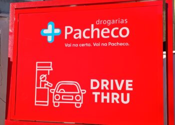 Drogarias Pacheco inaugura primeira unidade com sistema de drive-thru