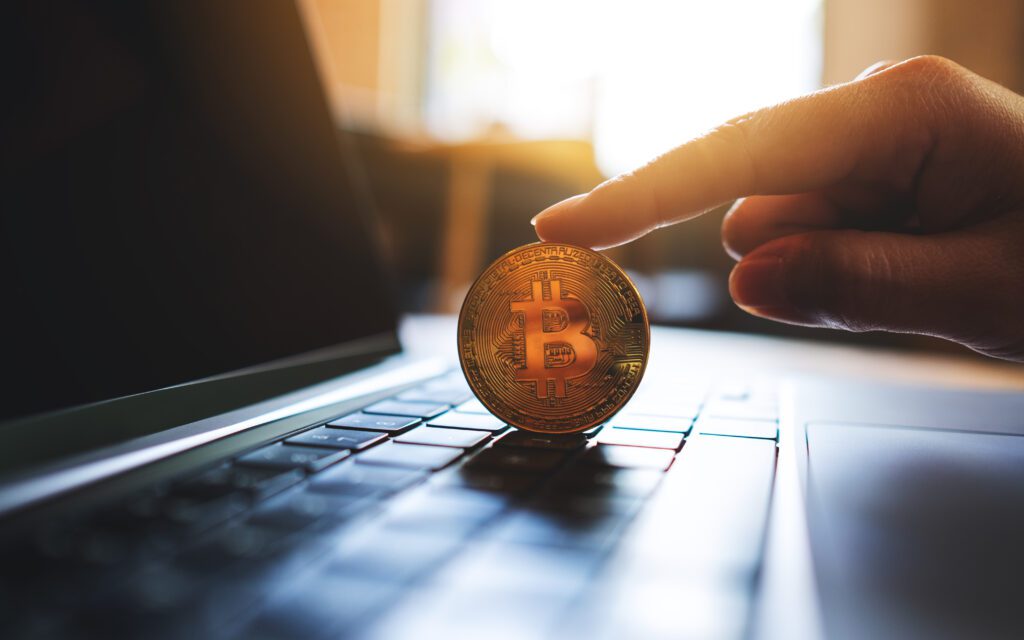 Trump Media anuncia conclusão de acordo para criação de reserva de US$ 2 bi em bitcoins