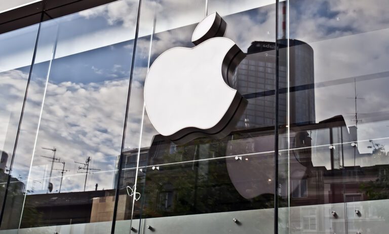 Apple fará evento em março que pode apresentar iPhone 17e, novo iPad e MacBook de 'baixo custo'