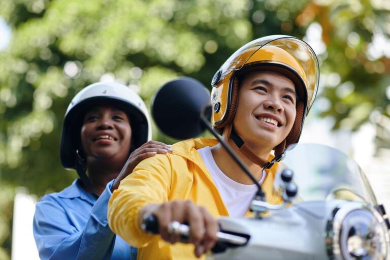 Uber e 99 anunciam retorno do serviço de mototáxi a São Paulo
