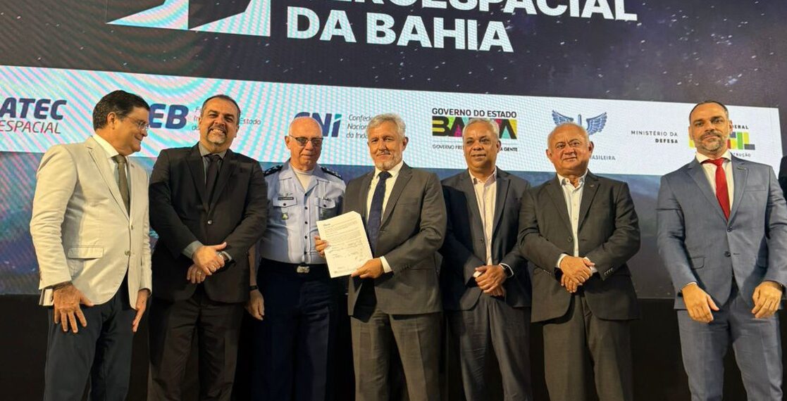 Projeto assinado entre Helisul e o Senai Cimatec promete reduzir uso de agroquímicos e emissões na aviação leve