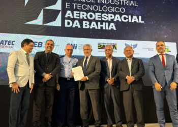 Projeto assinado entre Helisul e o Senai Cimatec promete reduzir uso de agroquímicos e emissões na aviação leve