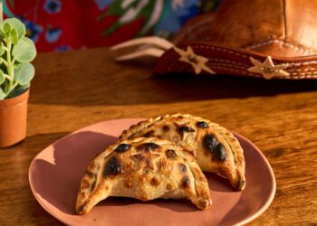 La Guapa e Mocotó se unem e lançam nova empanada Sertaneja