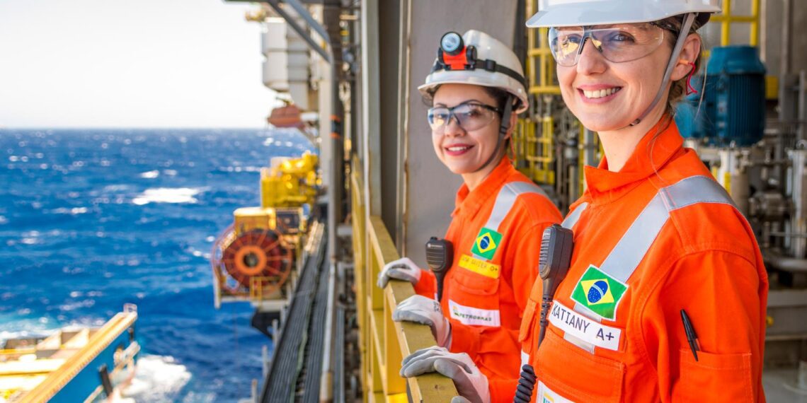 Petrobras quer atrair trabalhadores de aplicativo para terceirizadas