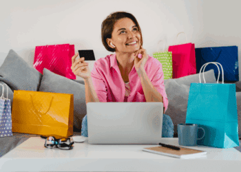 Preferência por compras online chega a 52% entre mulheres