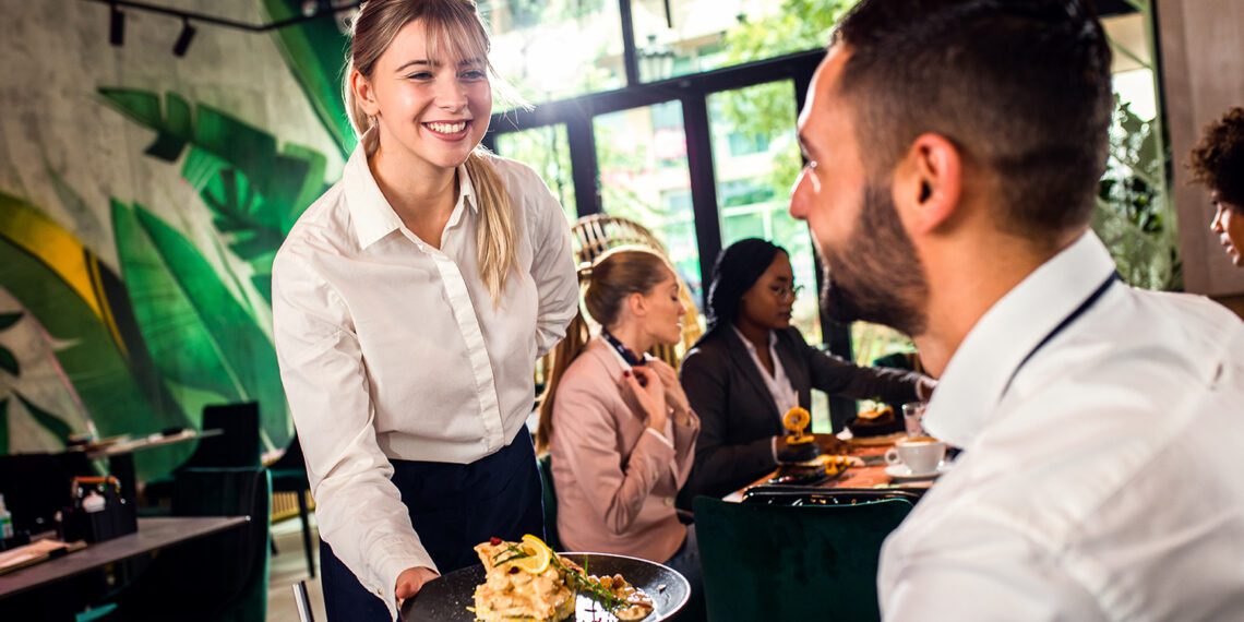 IFB: Foodservice cresce no 1º semestre, mas inflação provoca queda