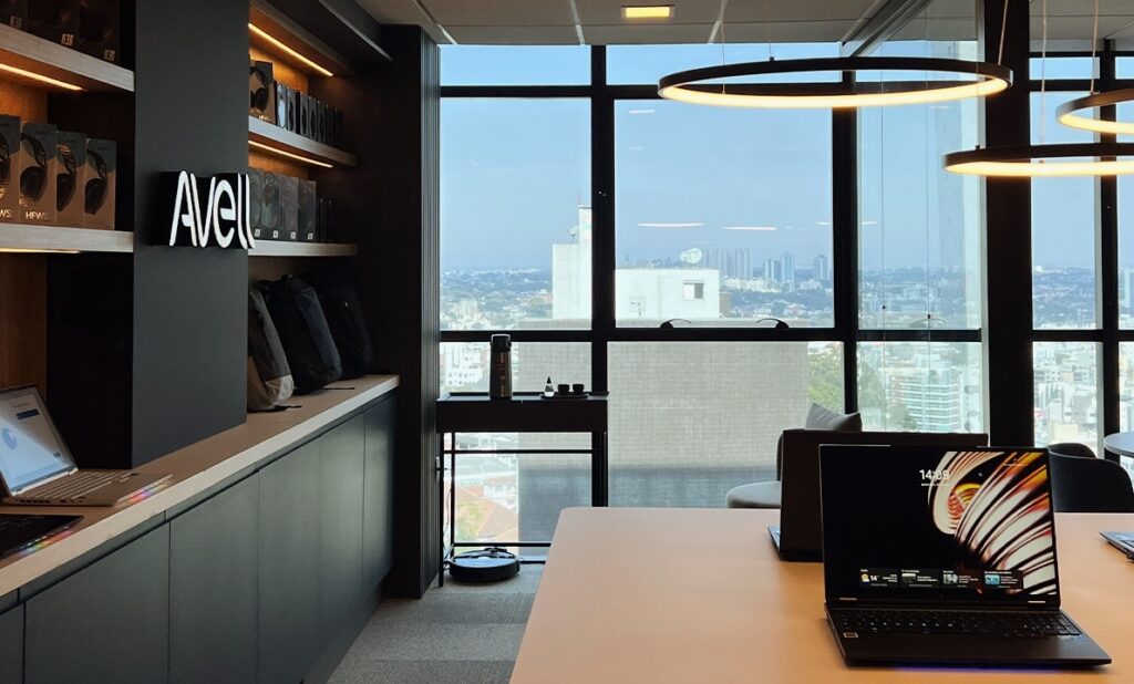 Avell inaugura showroom em Curitiba com foco em experiência do consumidor