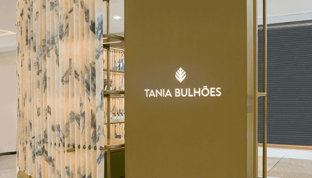 Tania Bulhões inaugura gazebo no Shopping Ibirapuera com foco na linha de perfumaria