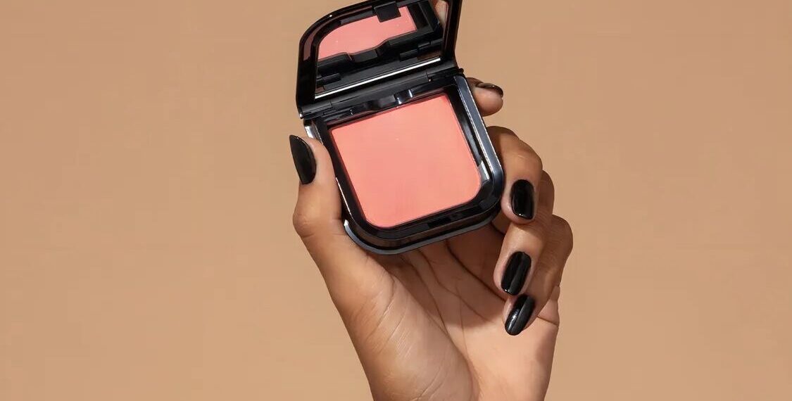 Boticário entra na trend de produtos grátis e vai distribuir 800 mil mini blushes em todo o País