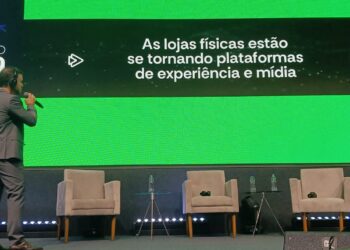Retail media transforma lojas em plataformas de mídia e amplia a experiência do consumidor