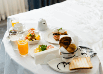 Hotelaria & A&B: onde a experiência vira margem