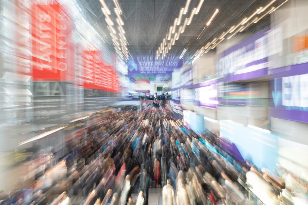 Vans, Abercrombie, Ulta Beauty e mais: NRF 2026 destaca mulheres que moldam o futuro do varejo