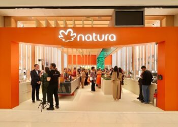 Natura estreia novo conceito de loja que une experiência sensorial e tecnologia