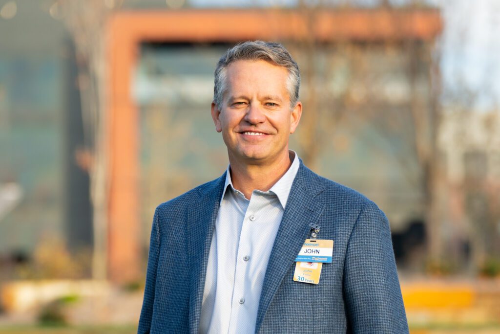 Walmart anuncia John Furner para suceder Doug McMillon como CEO global
