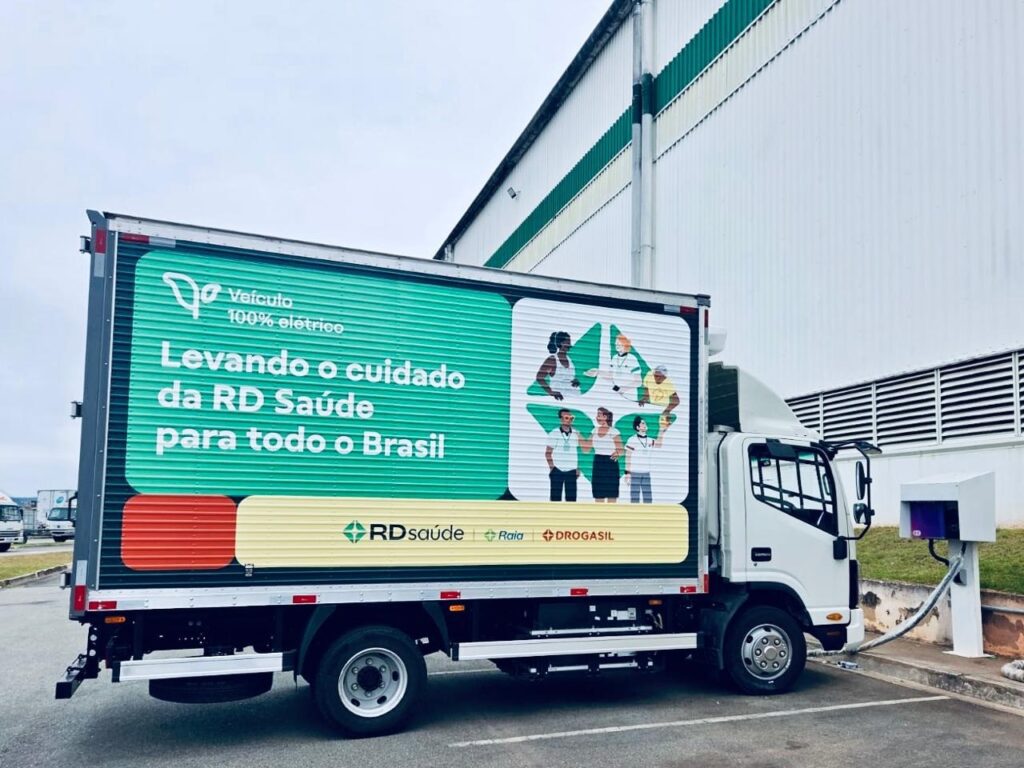 RD Saúde planeja ter 300 caminhões elétricos até 2030 e reforça logística sustentável