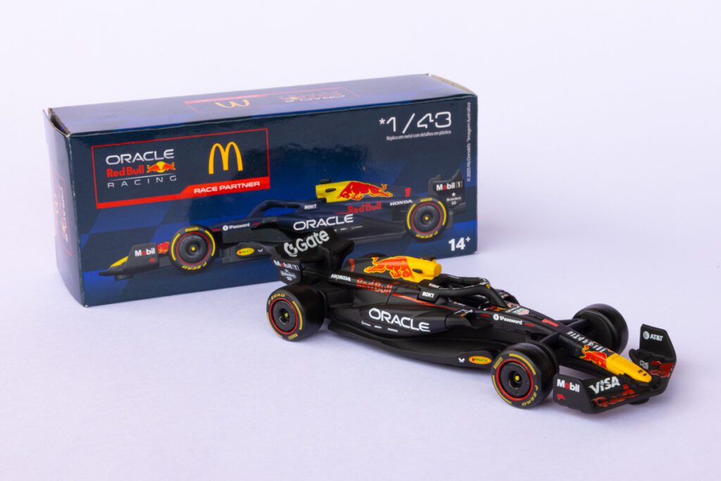 McDonald's lança miniatura de carro de Fórmula 1 da Oracle Red Bull Racing