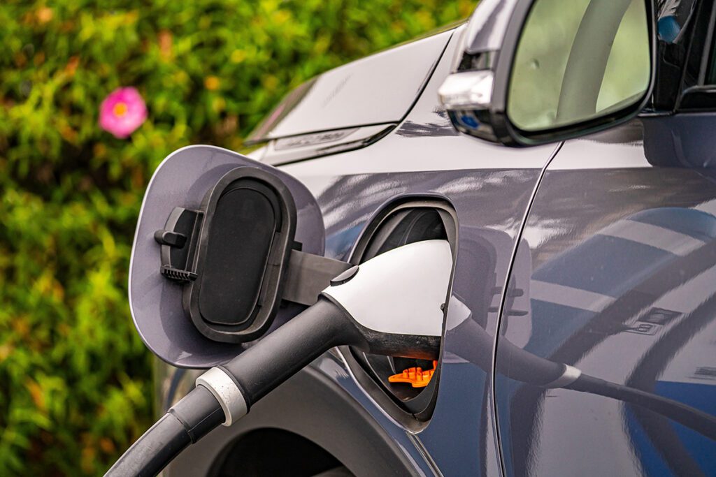 China e UE acordam necessidade de normas de preços para exportação de carros elétricos chineses